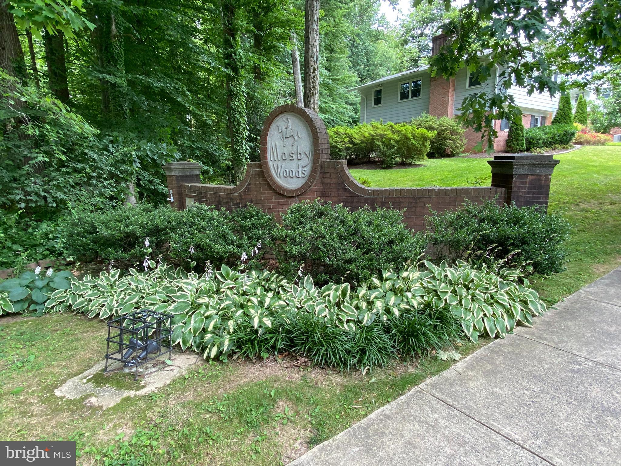 MOSBY WOODS - Residential Lease
