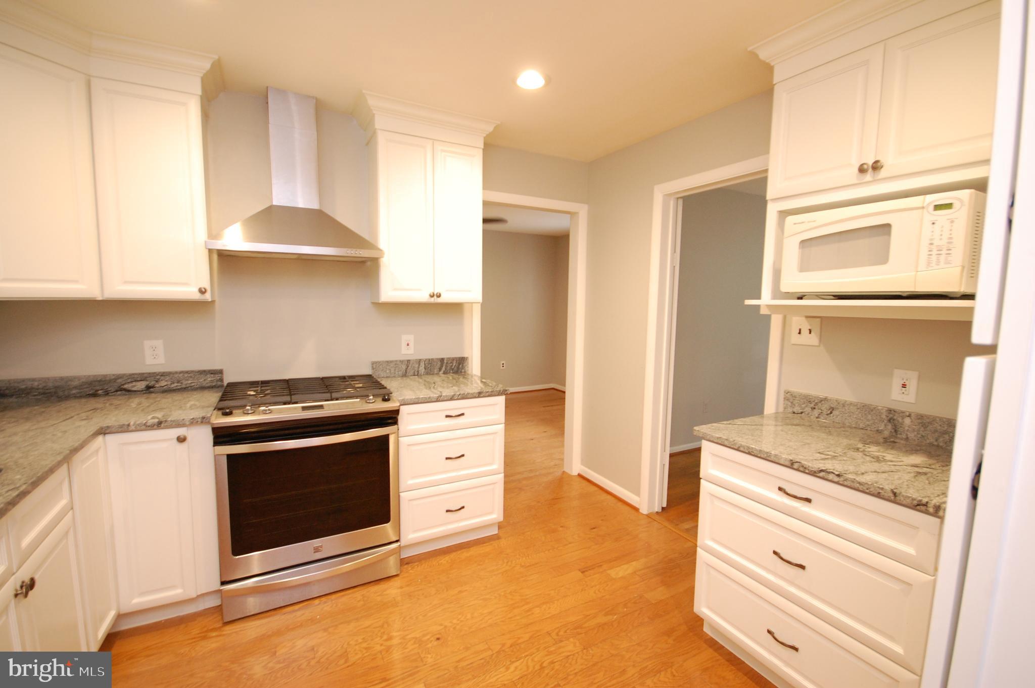 MOSBY WOODS - Residential Lease