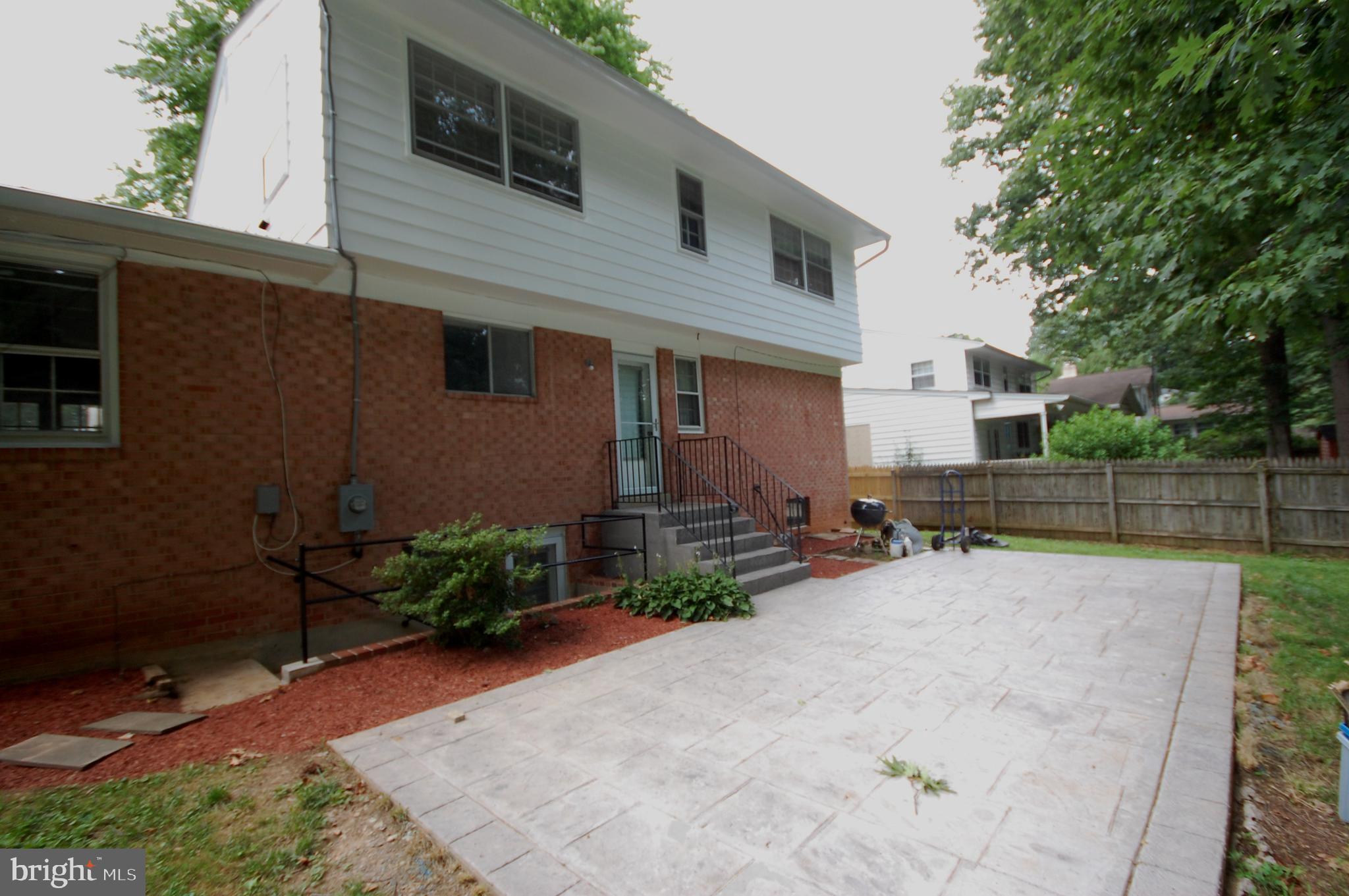 MOSBY WOODS - Residential Lease