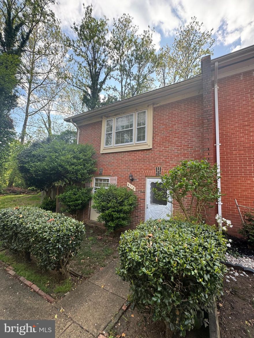 HOME IS BEING SOLD "AS IS"!! PERFECT FOR ANY INVESTOR!