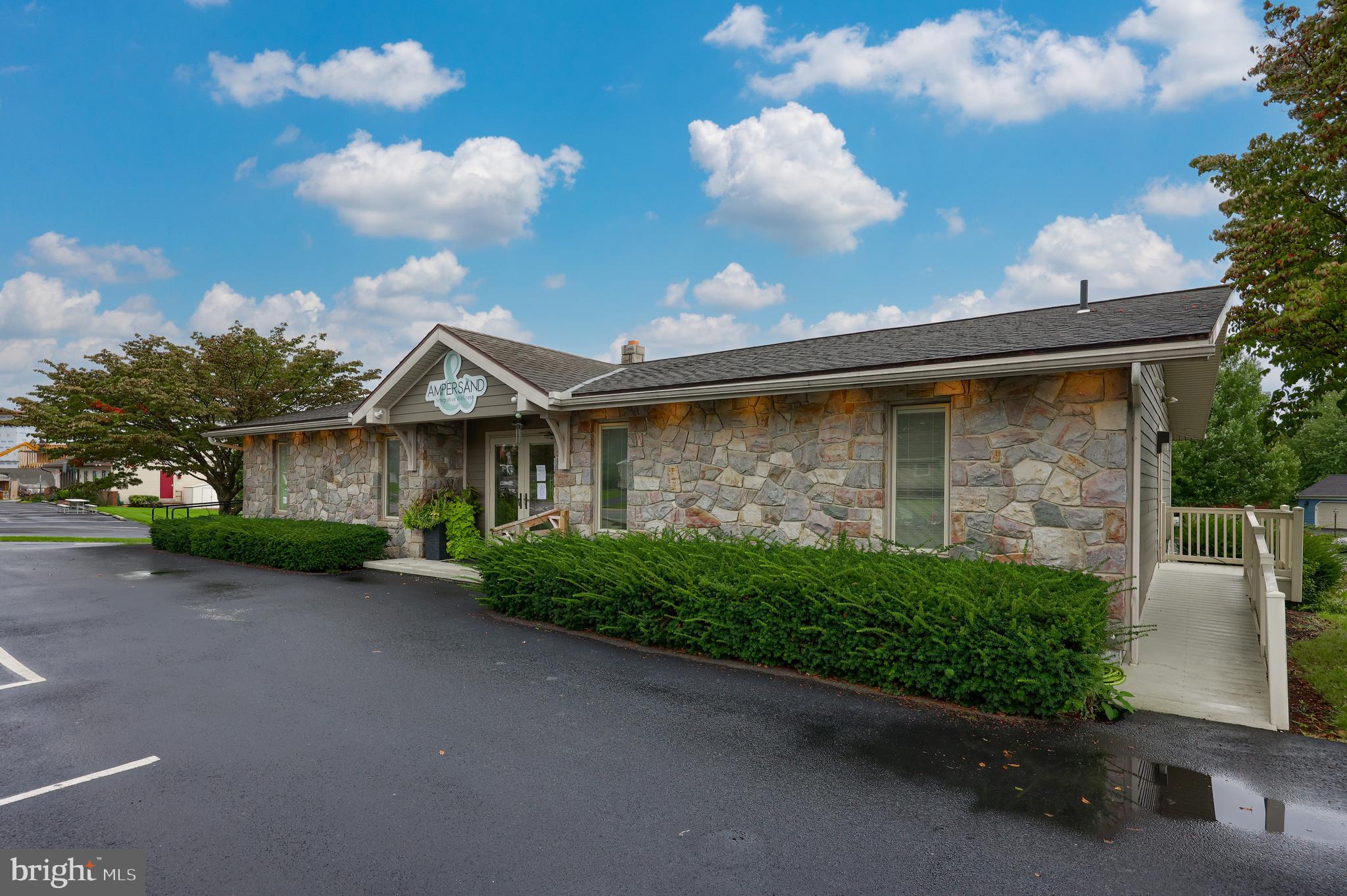 WYOMISSING HILLS - Commercial Sale