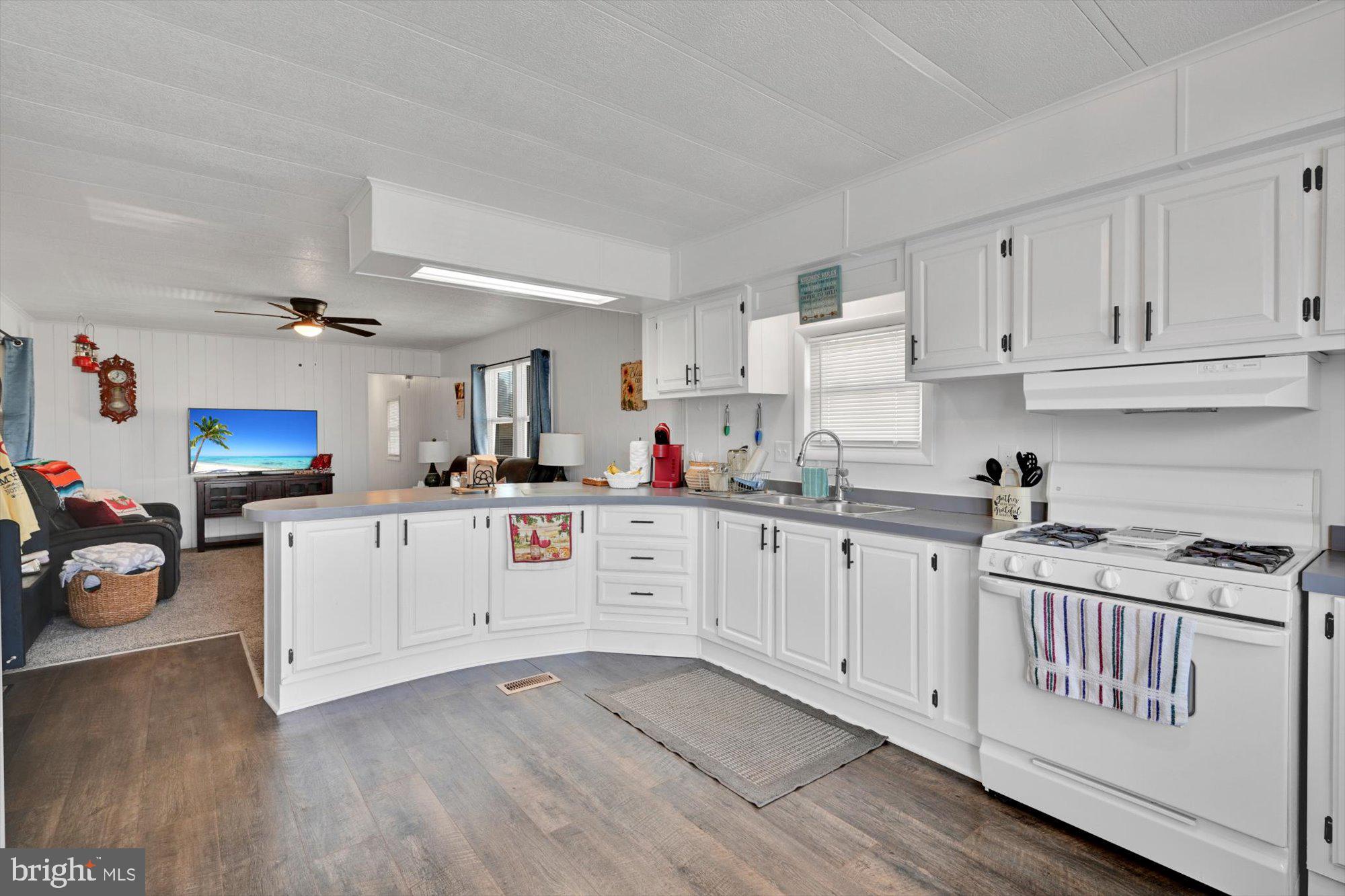 BLUE BELL MOBILE HOME PARK - Residential