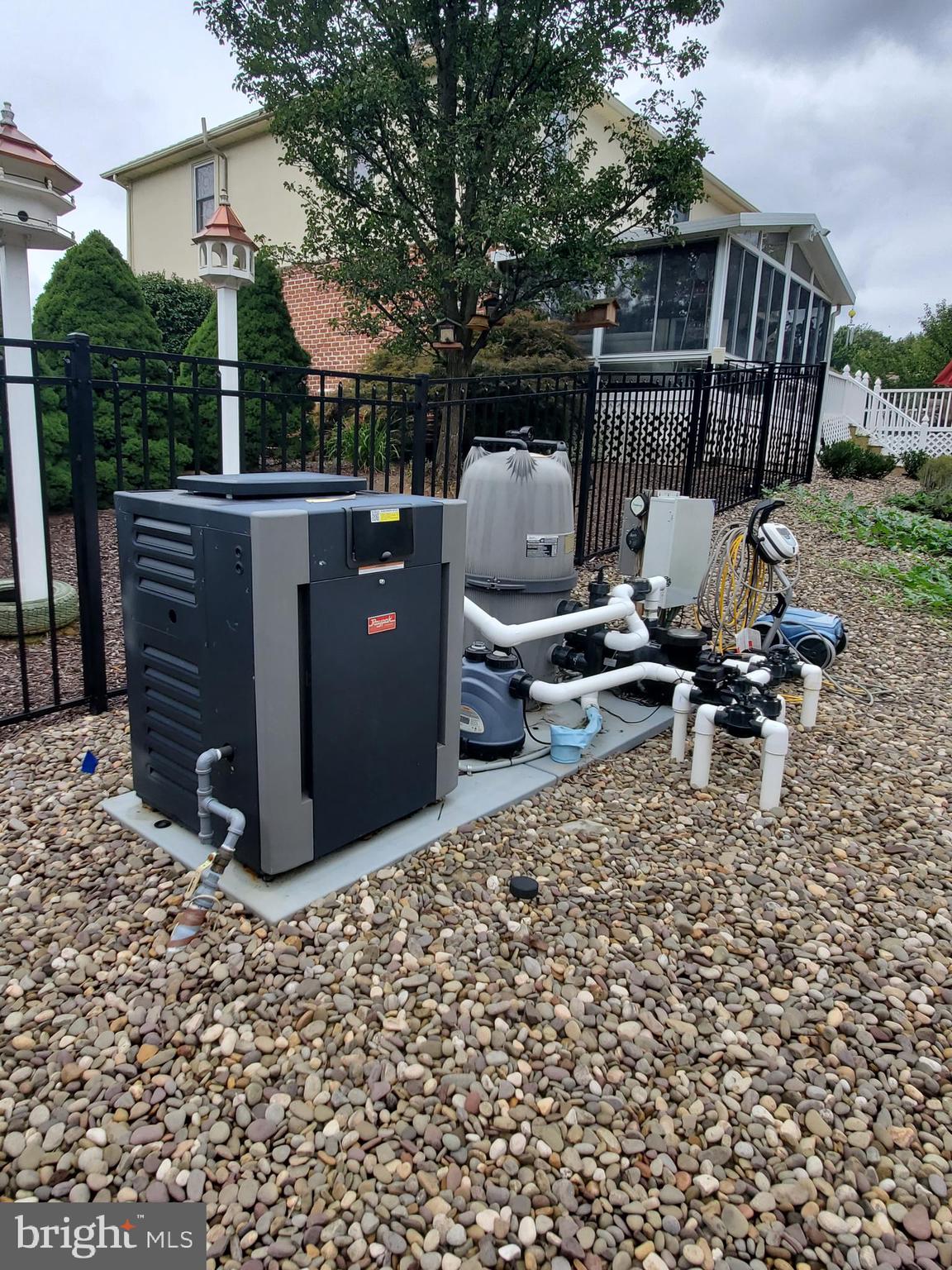 WINDSOR TWP - Residential