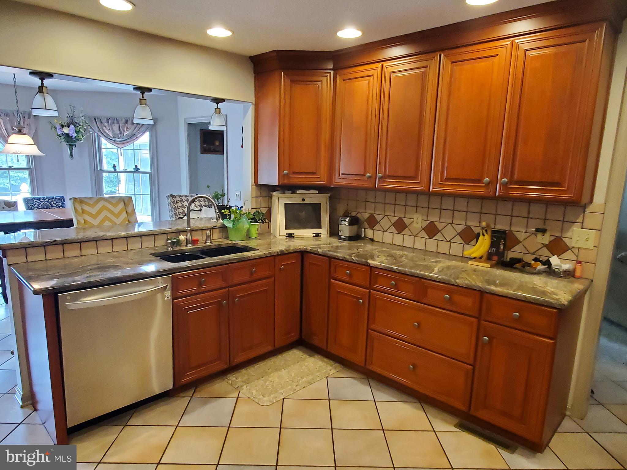 WINDSOR TWP - Residential