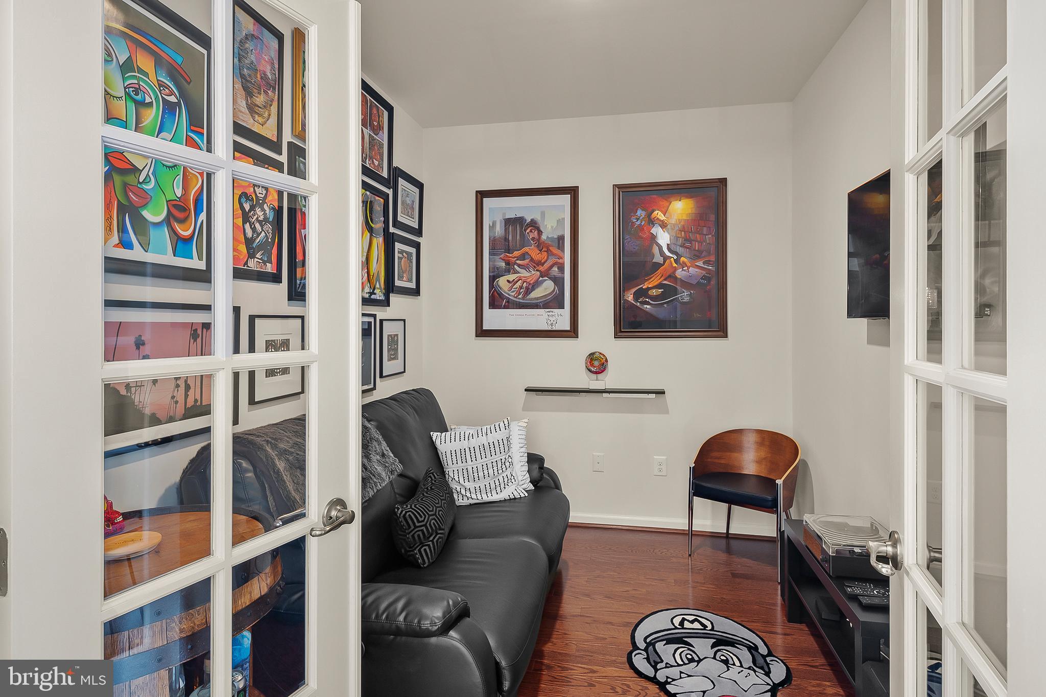 ORCHARD SQUARE - Residential