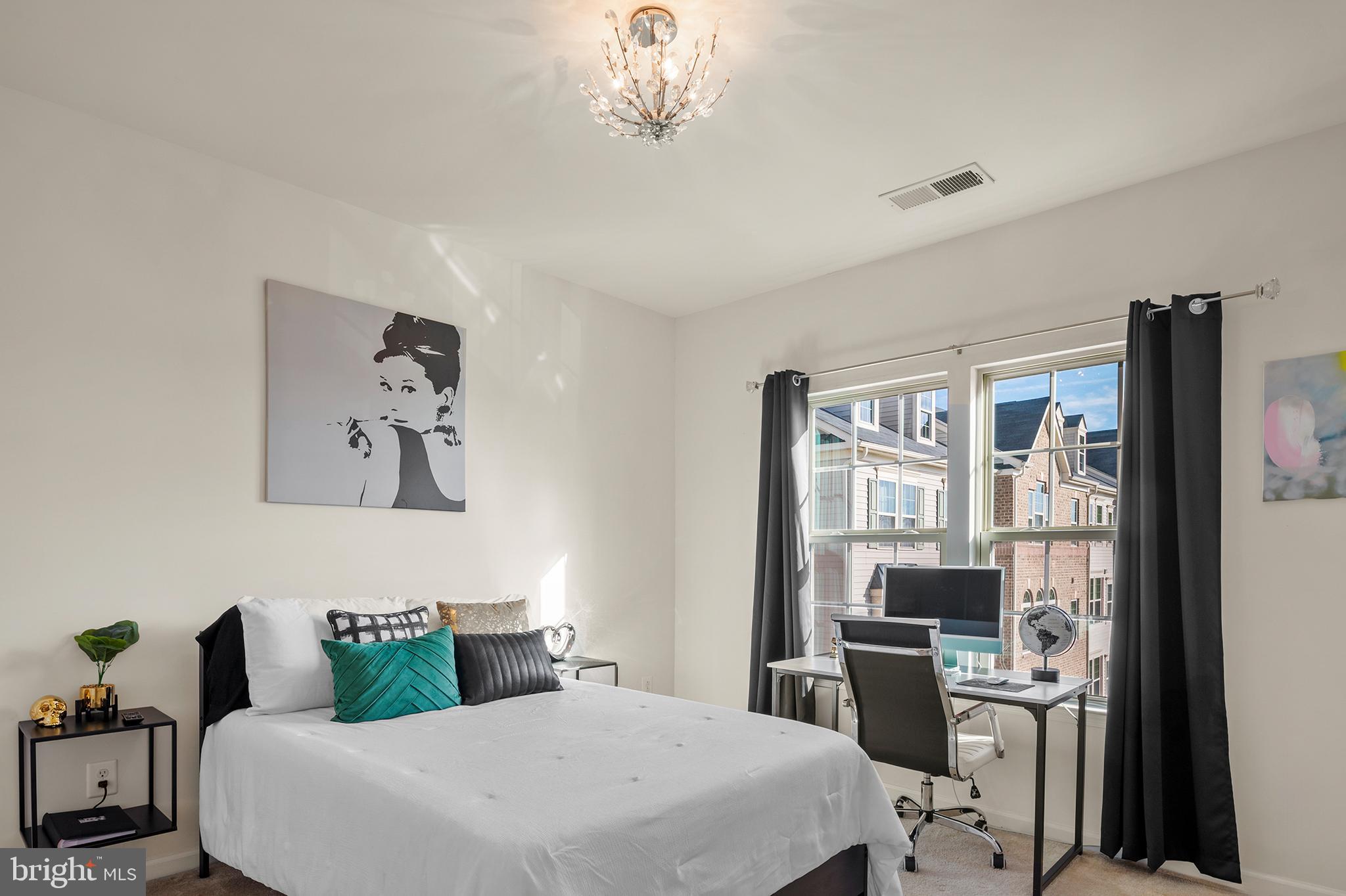 ORCHARD SQUARE - Residential