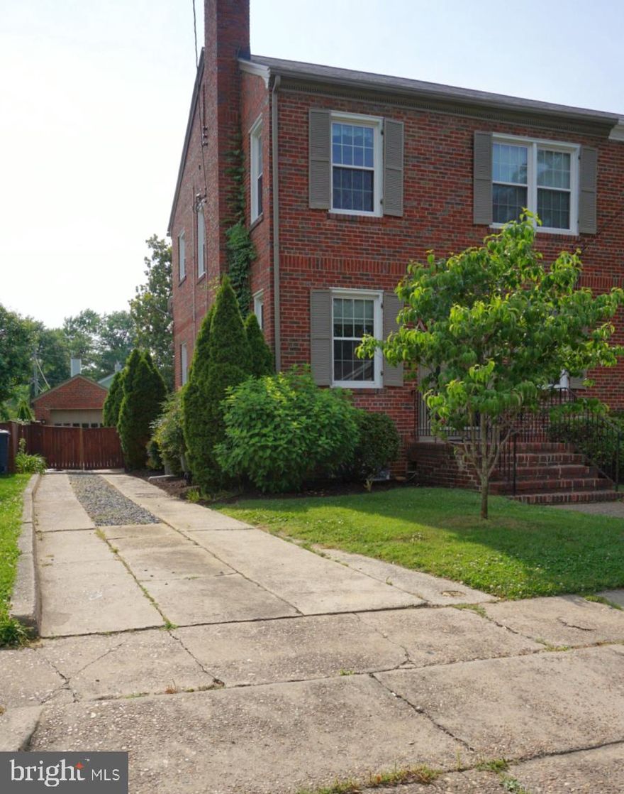 Spectacular townhouse 2 blocks from "The Avenue" in Del Ray! Detached 1 car garage and long driveway. 2200 sq feet of living space. Open, updated kitchen with breakfast bar, tons of storage and greanite counters. Main level power room. Upstairs you will find 3 spacious bedrooms and a full bath. Walk out basement with high ceilings, built ins and a full bath. Covered back porch & flagstone patio lead out to the fenced in back yard!