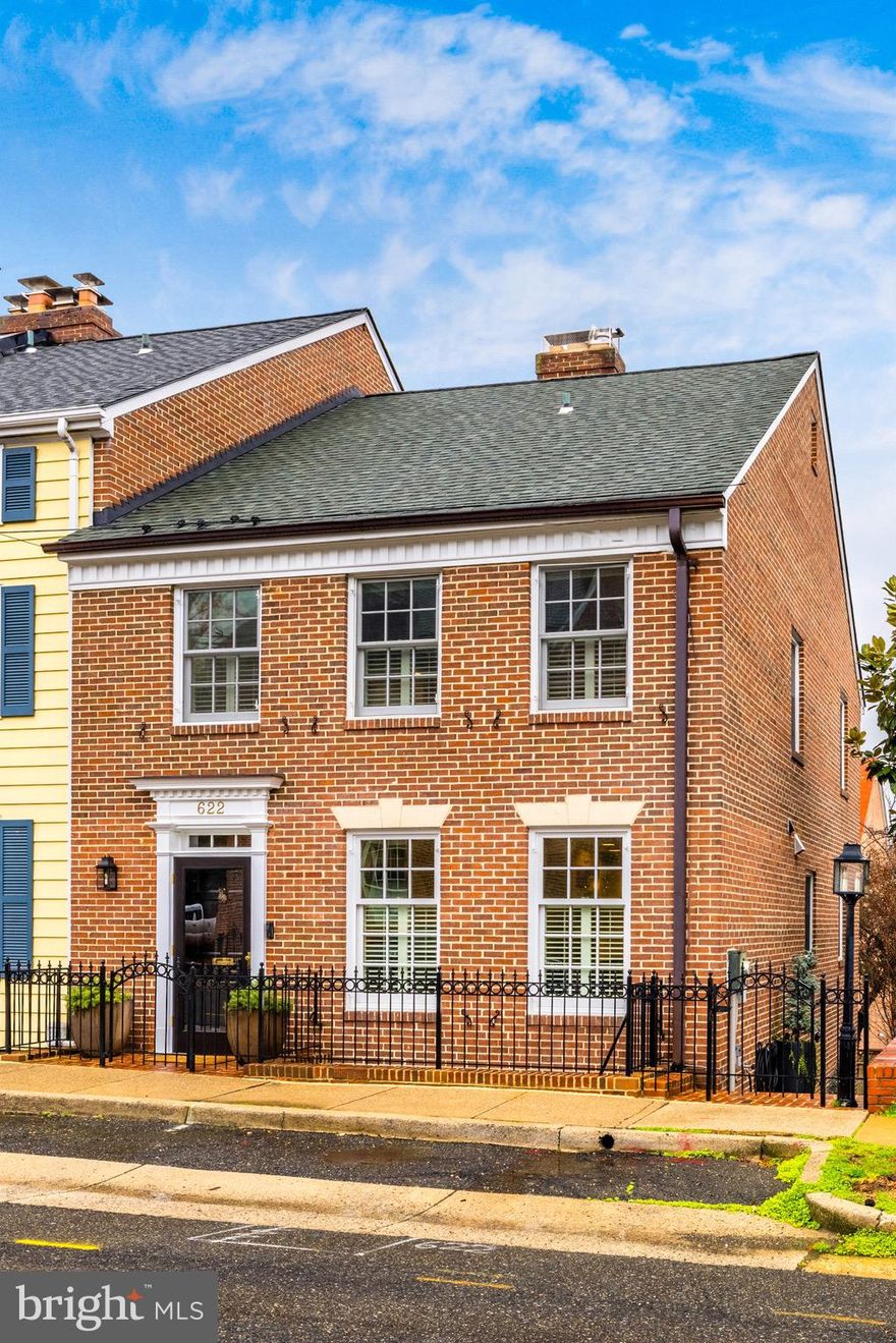 This incredible light-filled 3-bedroom, 3.5-bath end unit home has been completely renovated with important elements creating an inviting atmosphere in a prime SE quadrant location.  Upon entering the home, 2 beautiful archways welcome you to the interior boasting hardwood floors, custom built-ins, 2 gas fireplaces, and a long entrance hall with coat closet.  A wall of windows fills the dramatic and spacious living room with brilliant natural light.  Perfect for entertaining, the expansive dining room provides generous space for daily meals or large gatherings.  The gourmet chef's kitchen is equipped with top-of-the -line stainless appliances:  Wolf gas cooktop, warming drawer and microwave, Subzero refrigeration, a Bosch dishwasher, a farm sink, soft close drawers and quartz countertops.  The combination of 3-zone radiant in-floor heating and a new HVAC system for forced air heating and cooling provides optimal comfort and energy efficiency.  Sophistication and comfort are embodied in the primary bedroom suite which spans the width of the house featuring grass cloth Roman shades and stylish wardrobe closets along one entire wall.  A spa-like primary bath offers a seamless glass shower, a graceful soaking tub, 2 sinks and vanities plus special lighting.  The bright and spacious second bedroom features a handsome built-in wardrobe and ensuite bath.  A 3rd bedroom has a large custom closet and ensuite bath, providing ultimate convenience for guests.  Attic space is ample for plenty of extra storage.  A stunning family room overlooks the large private patio with slate pavers, a built-in BBQ grill and a fire pit piped with natural gas.  Professional landscape lighting adds a soft ambiance and there is access to the front of the house and South Lee Street.  This pristine property is just minutes away from Old Town’s parks, fine restaurants, boutiques, and the waterfront.  It’s the perfect place to call home!