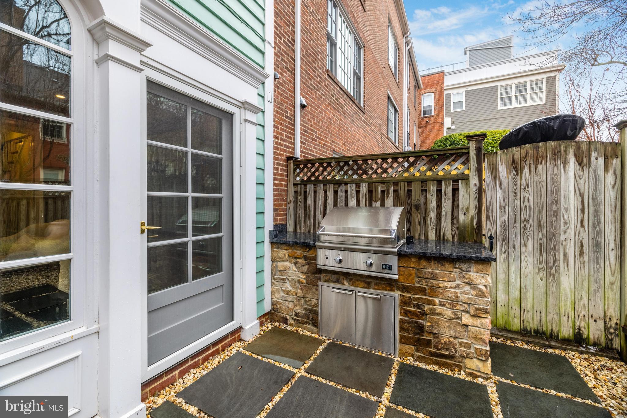 POMMANDER WALK - Residential