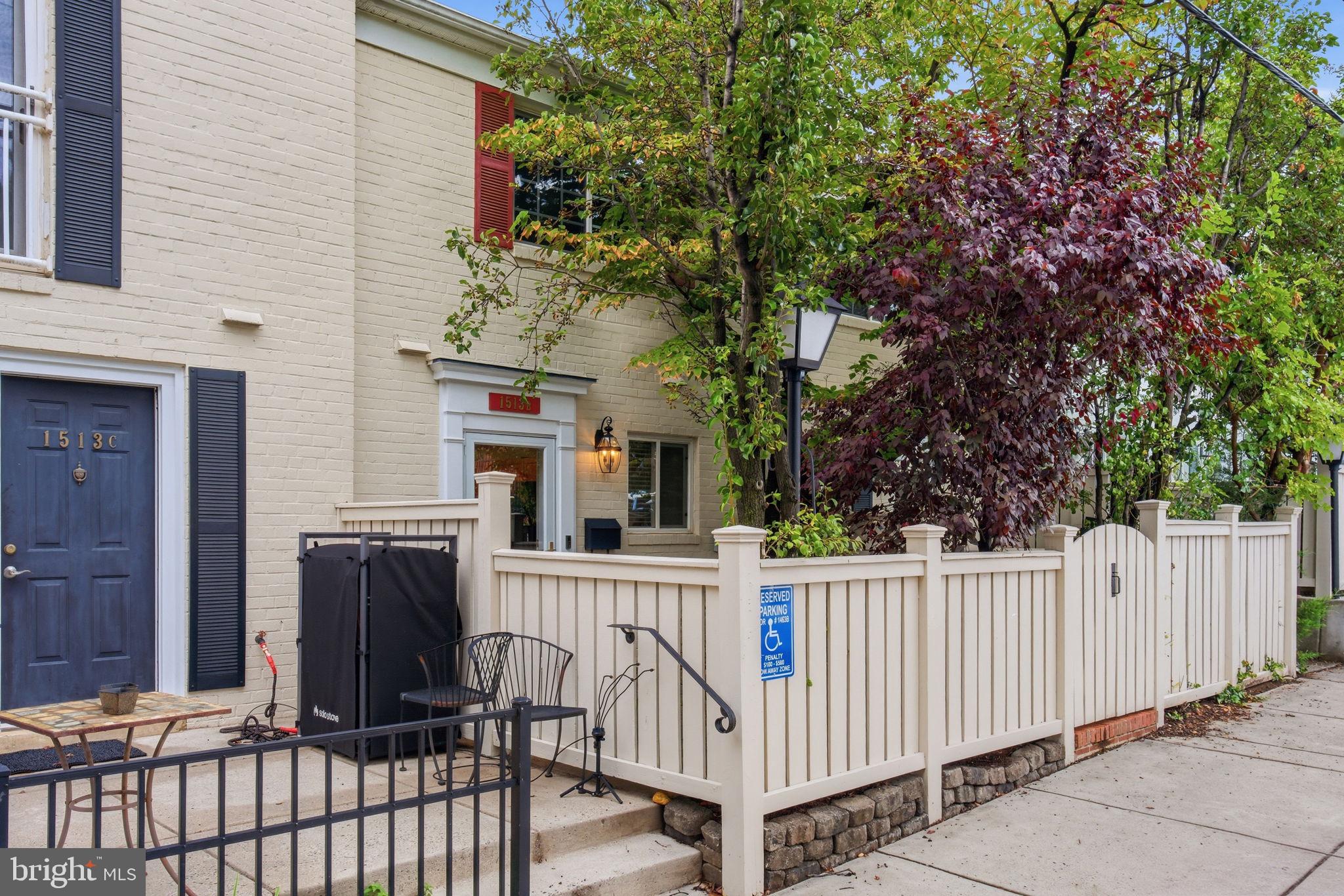 1513 N VAN DORN STREET B