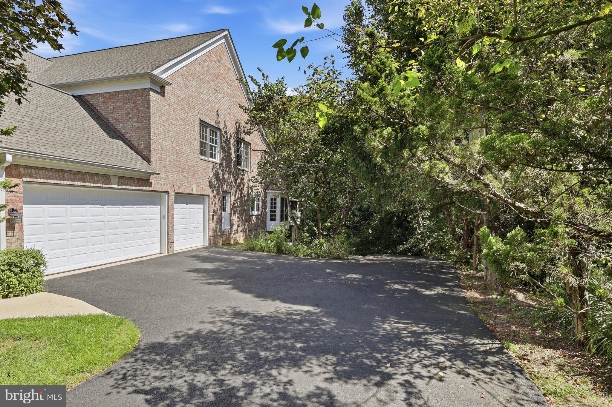 2785 MARSHALL LAKE DRIVE