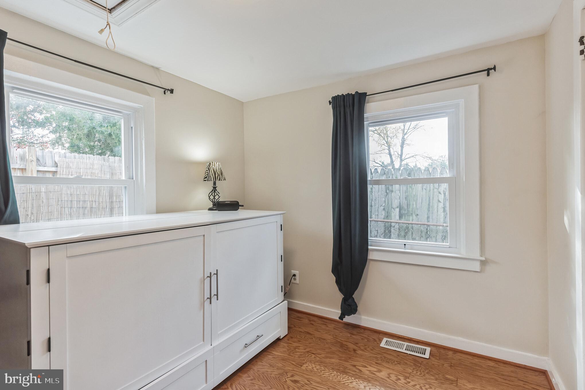 ARUNDEL ACRES - Residential Lease