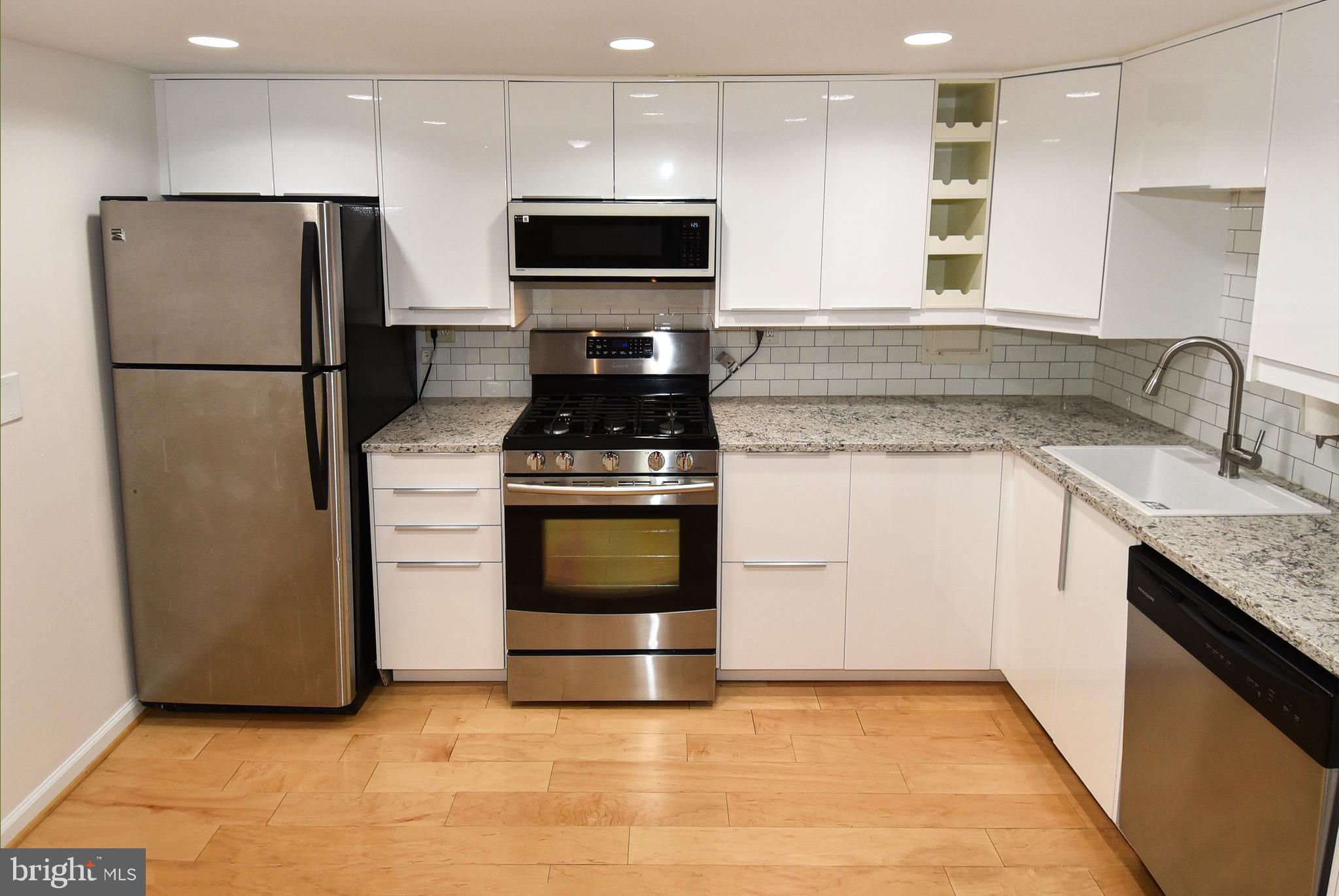 HORIZON HOUSE - Residential Lease