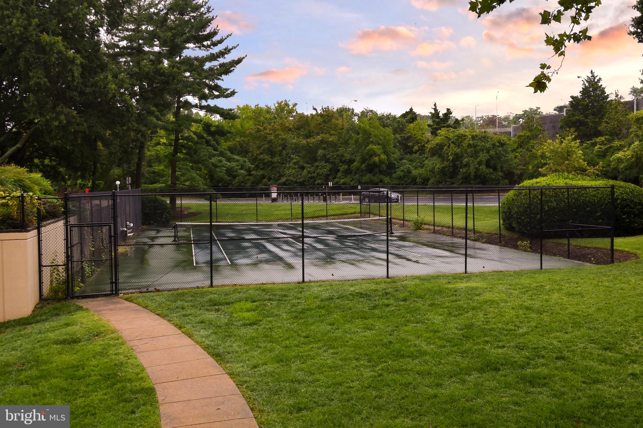 HORIZON HOUSE - Residential Lease