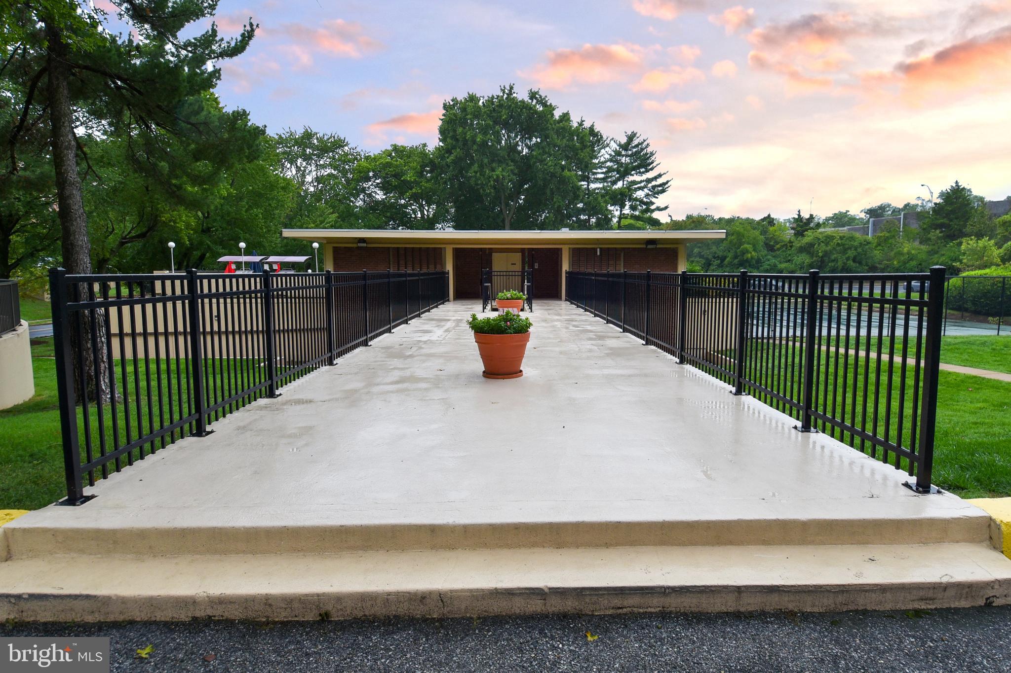 HORIZON HOUSE - Residential Lease