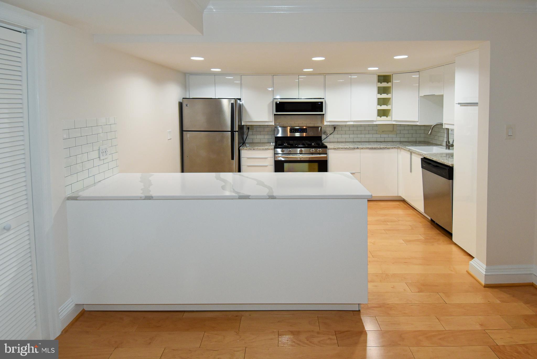 HORIZON HOUSE - Residential Lease