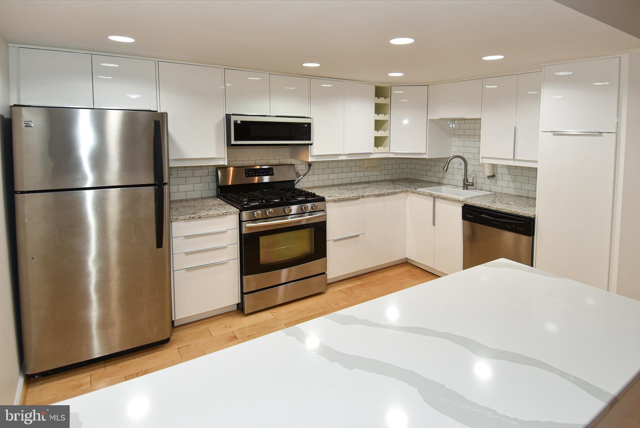 HORIZON HOUSE - Residential Lease