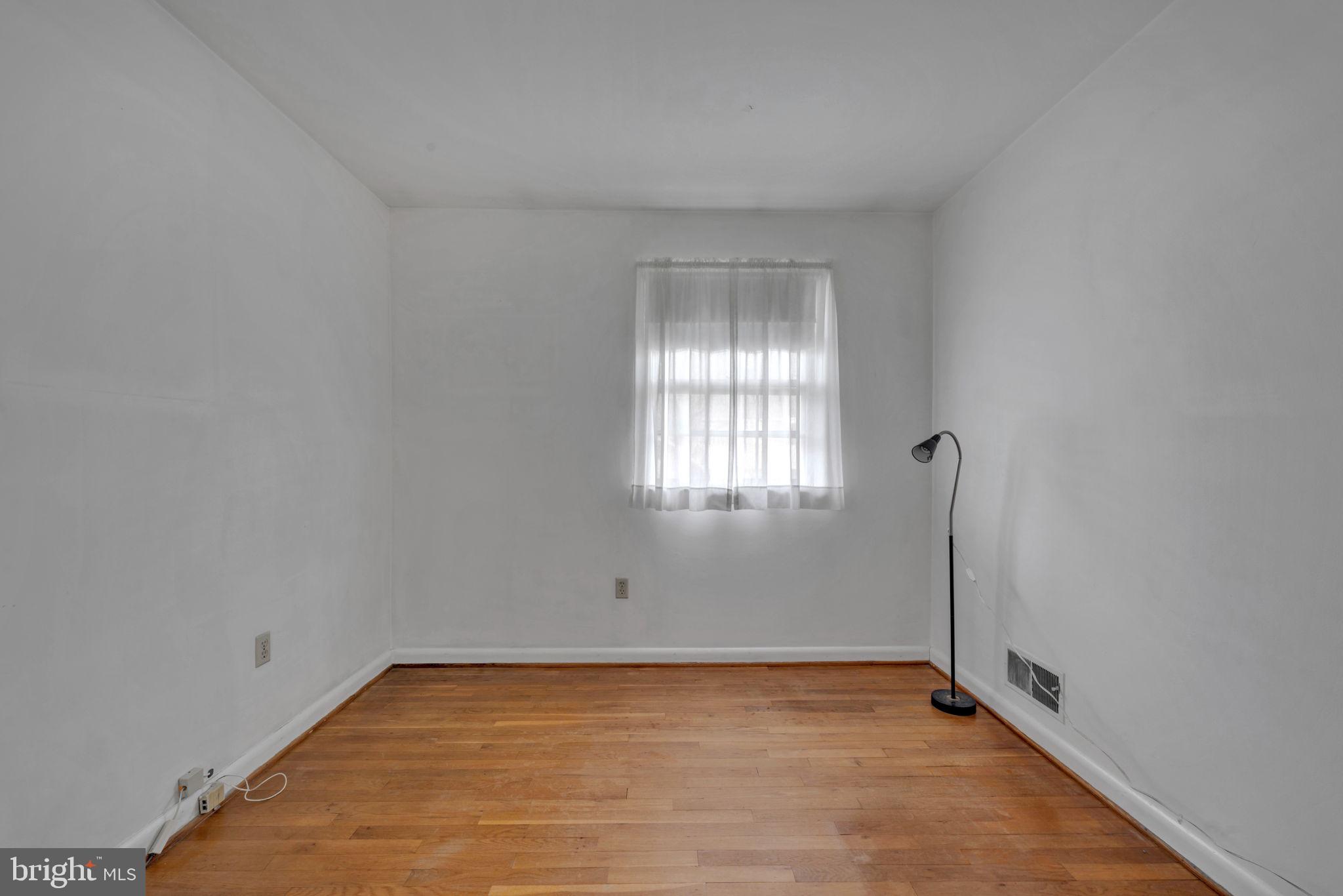 KENSINGTON KNOLLS - Residential