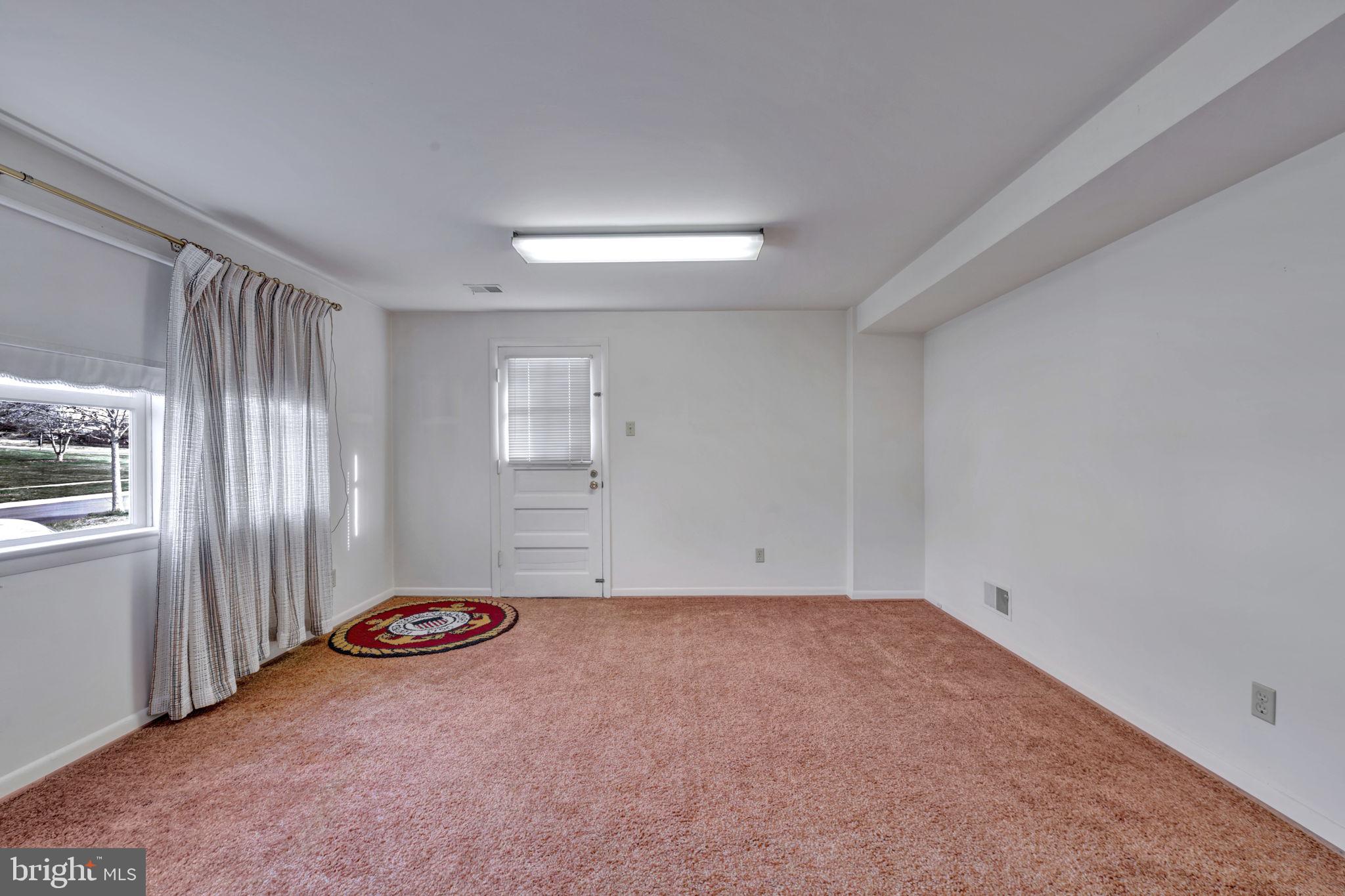 KENSINGTON KNOLLS - Residential