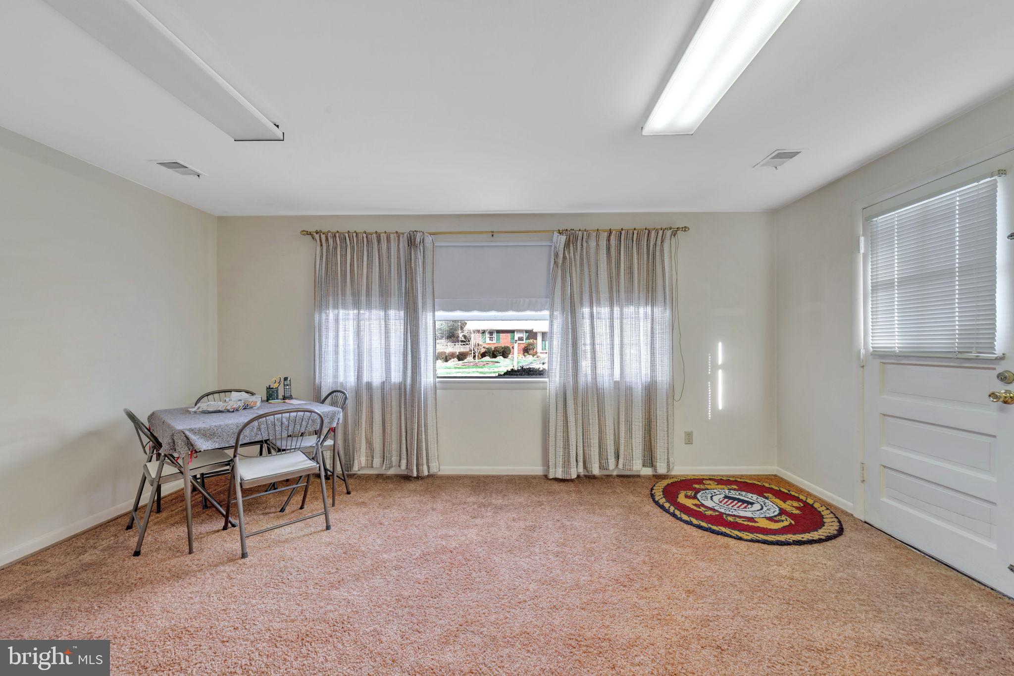 KENSINGTON KNOLLS - Residential