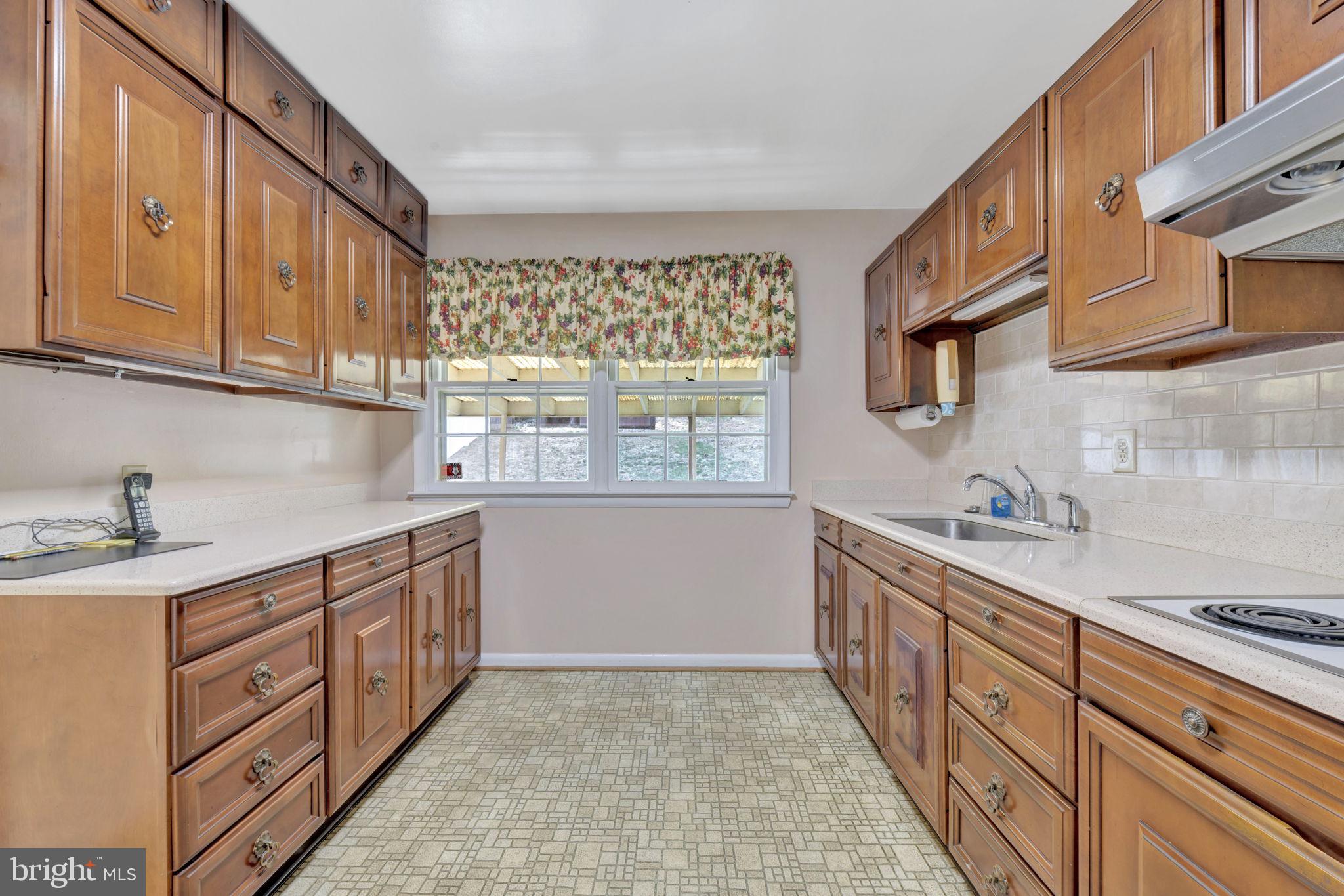 KENSINGTON KNOLLS - Residential