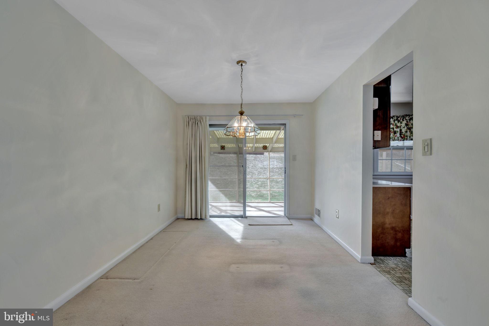 KENSINGTON KNOLLS - Residential