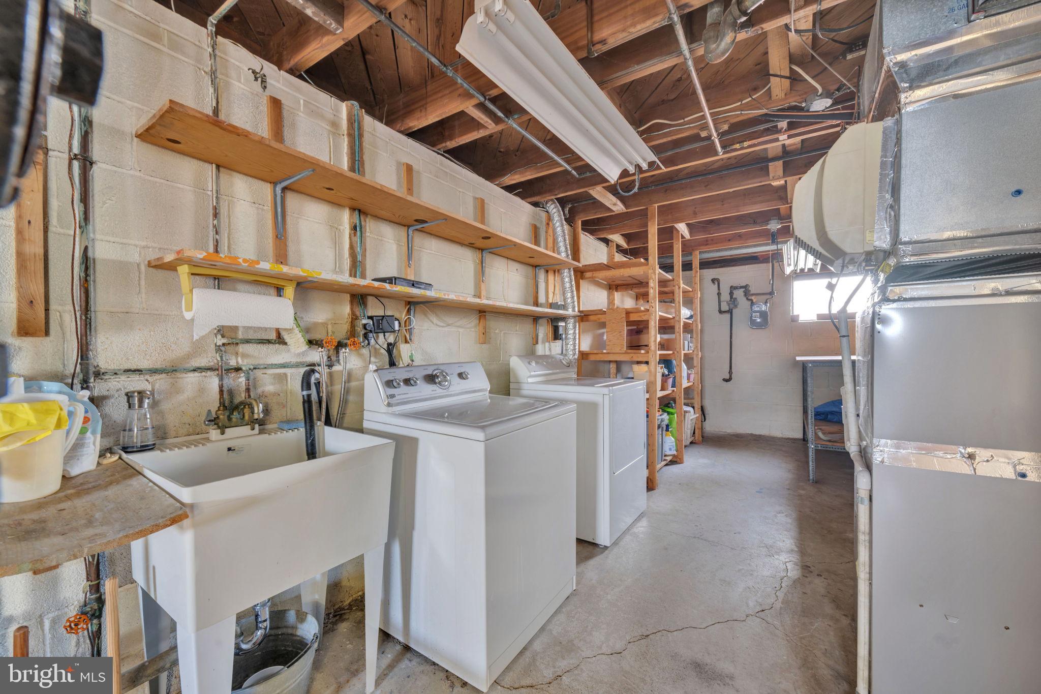 KENSINGTON KNOLLS - Residential