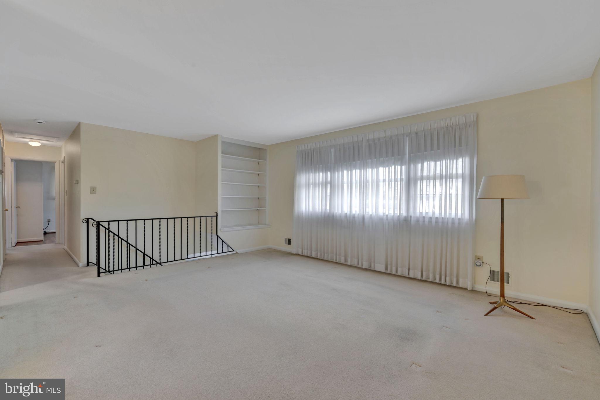 KENSINGTON KNOLLS - Residential