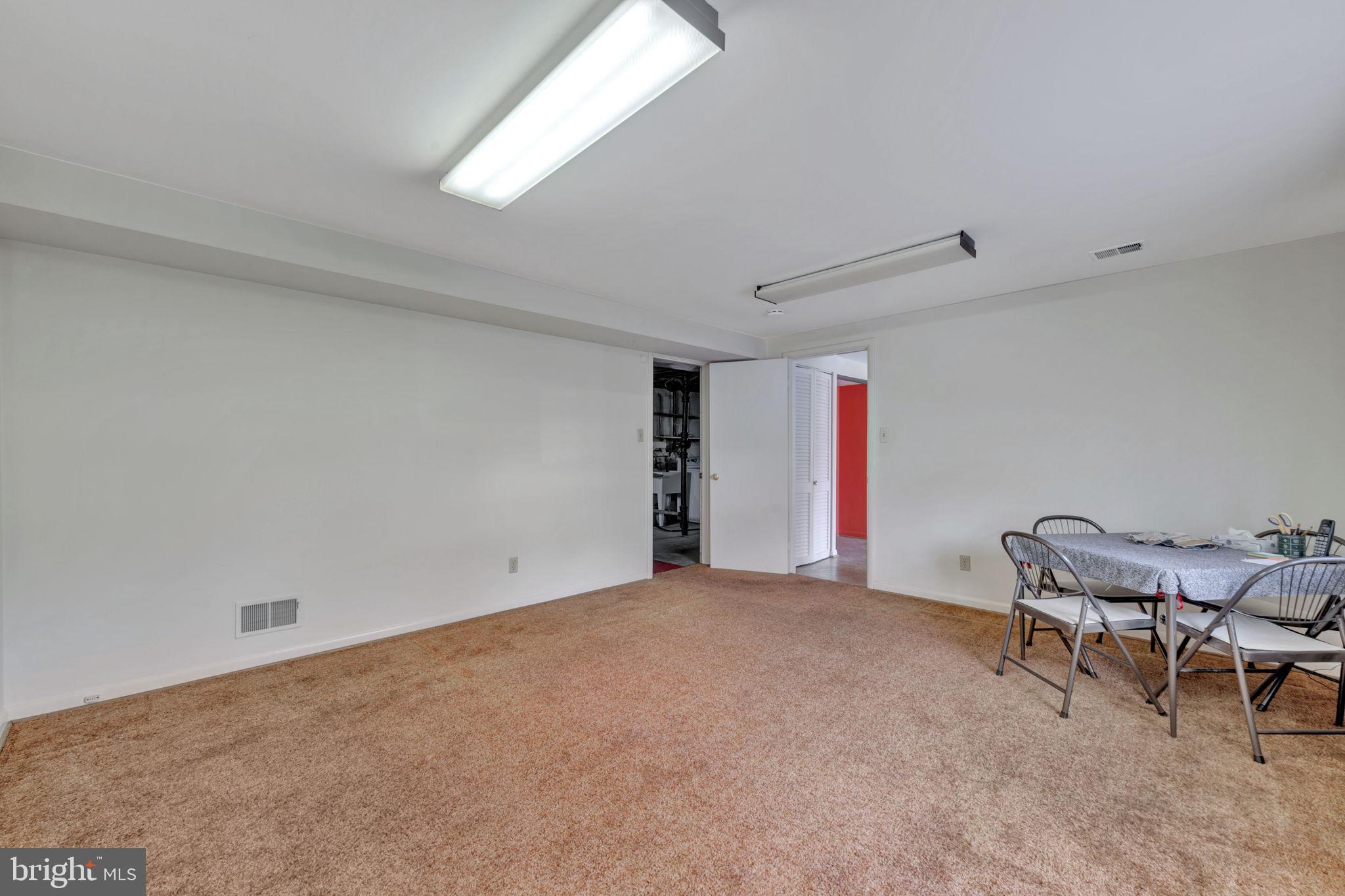 KENSINGTON KNOLLS - Residential