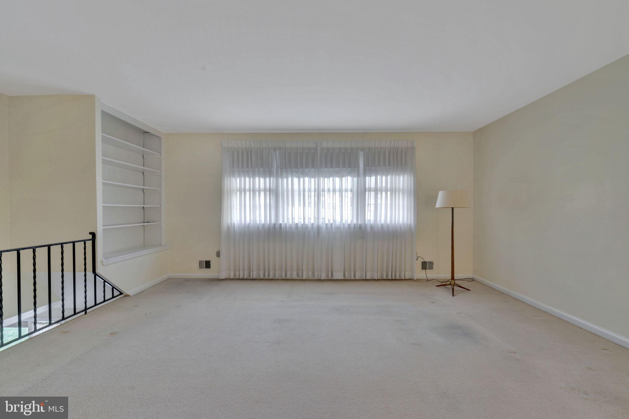 KENSINGTON KNOLLS - Residential