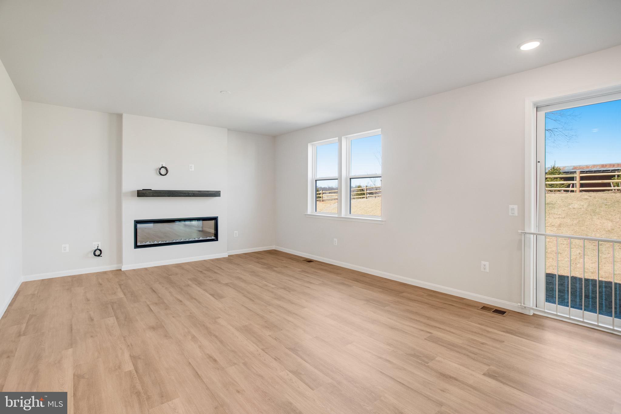 611 CLOVER LANE