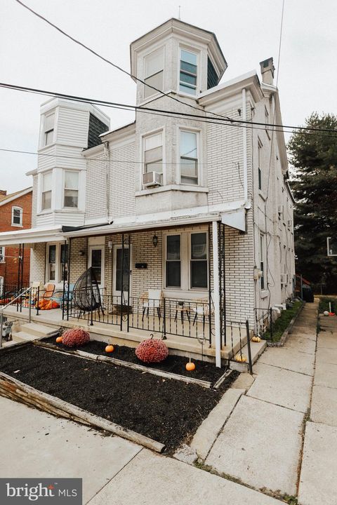 11 SEMINARY AVENUE READING PA 19605