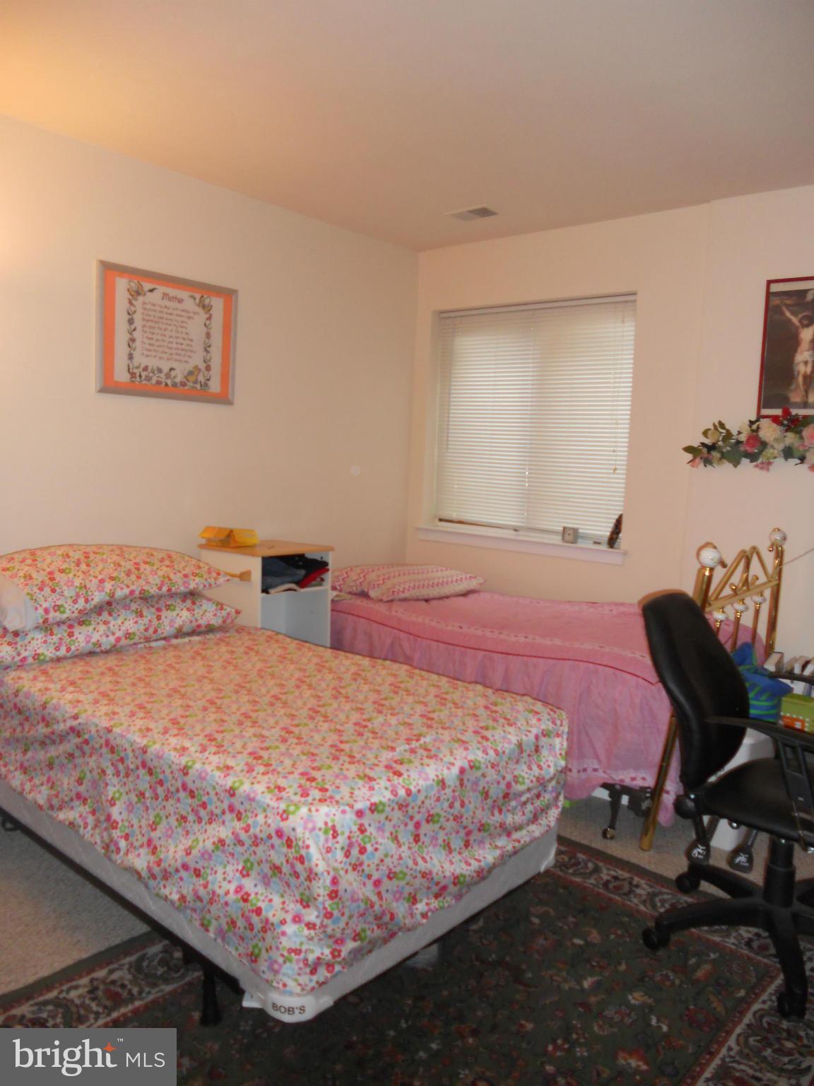 JEFFERSON MEWS - Residential Lease