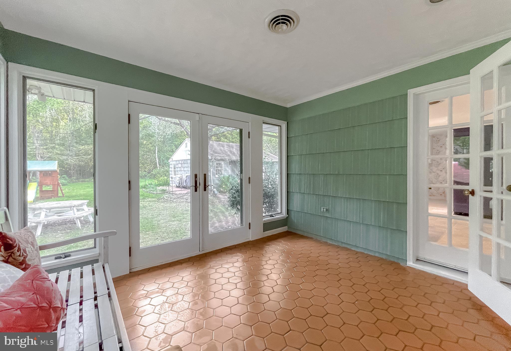 TUDOR PARK - Residential