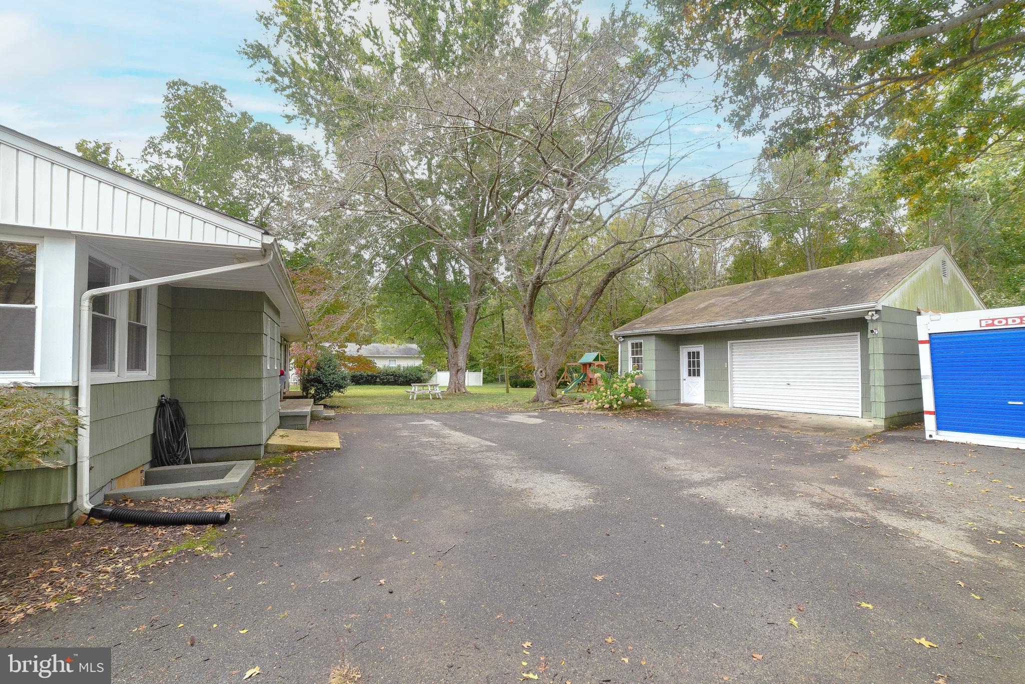 TUDOR PARK - Residential