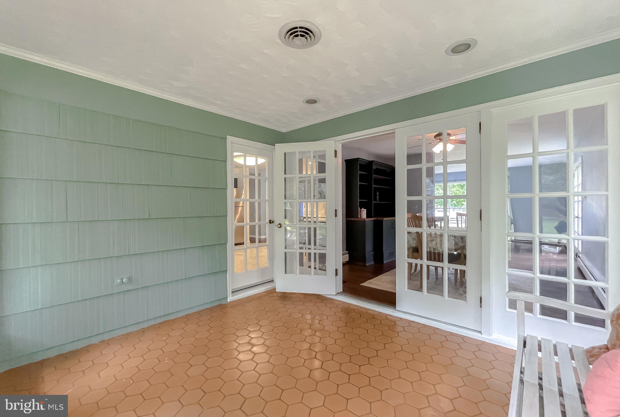 TUDOR PARK - Residential