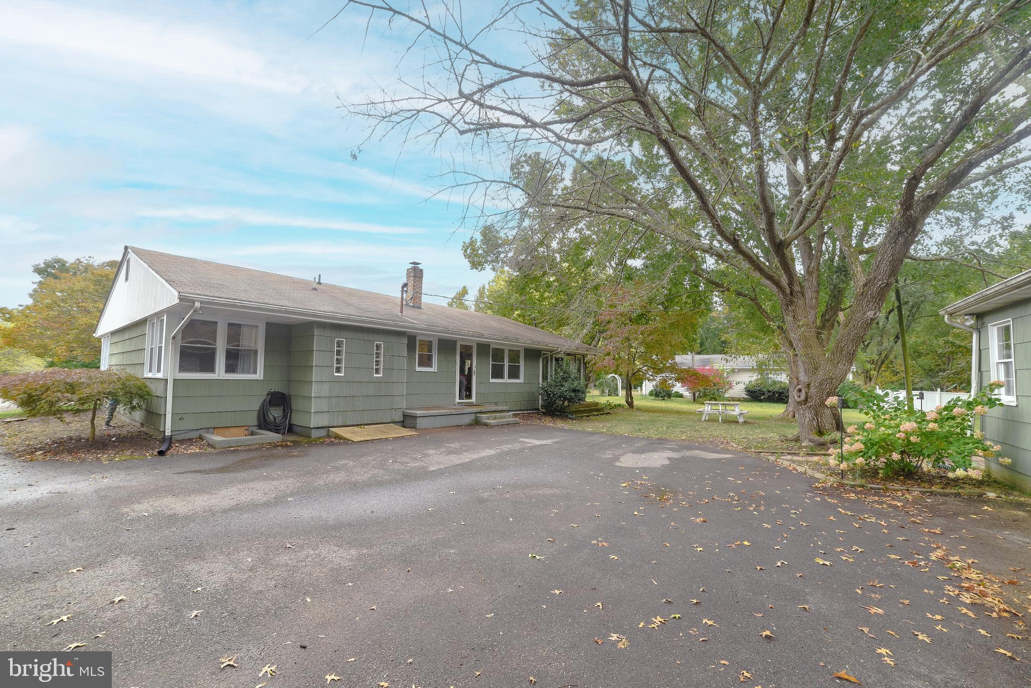 TUDOR PARK - Residential