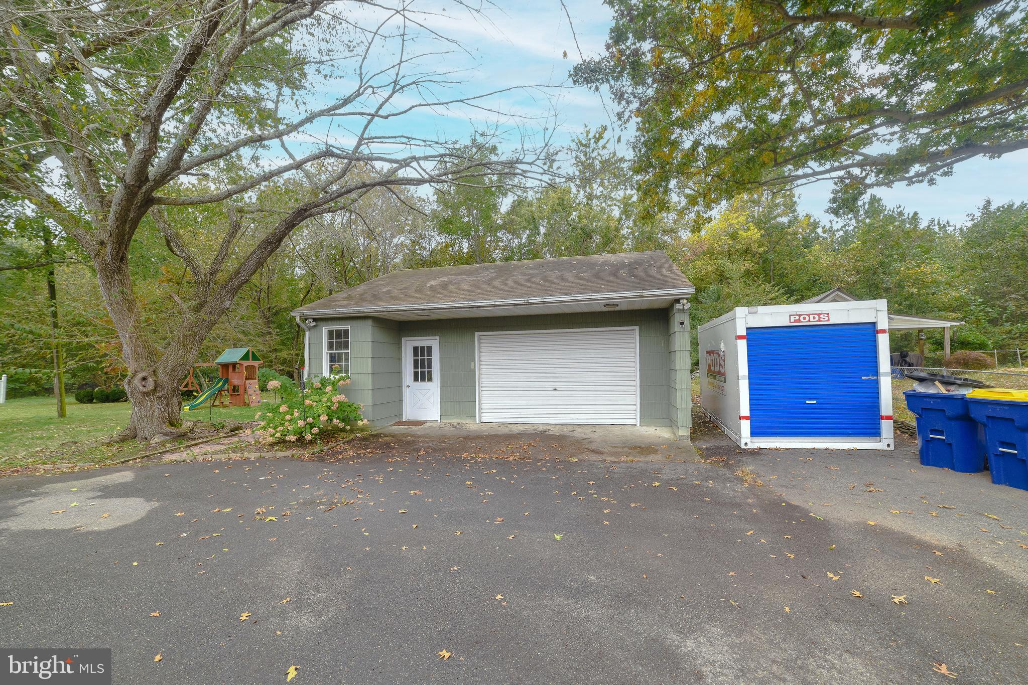 TUDOR PARK - Residential