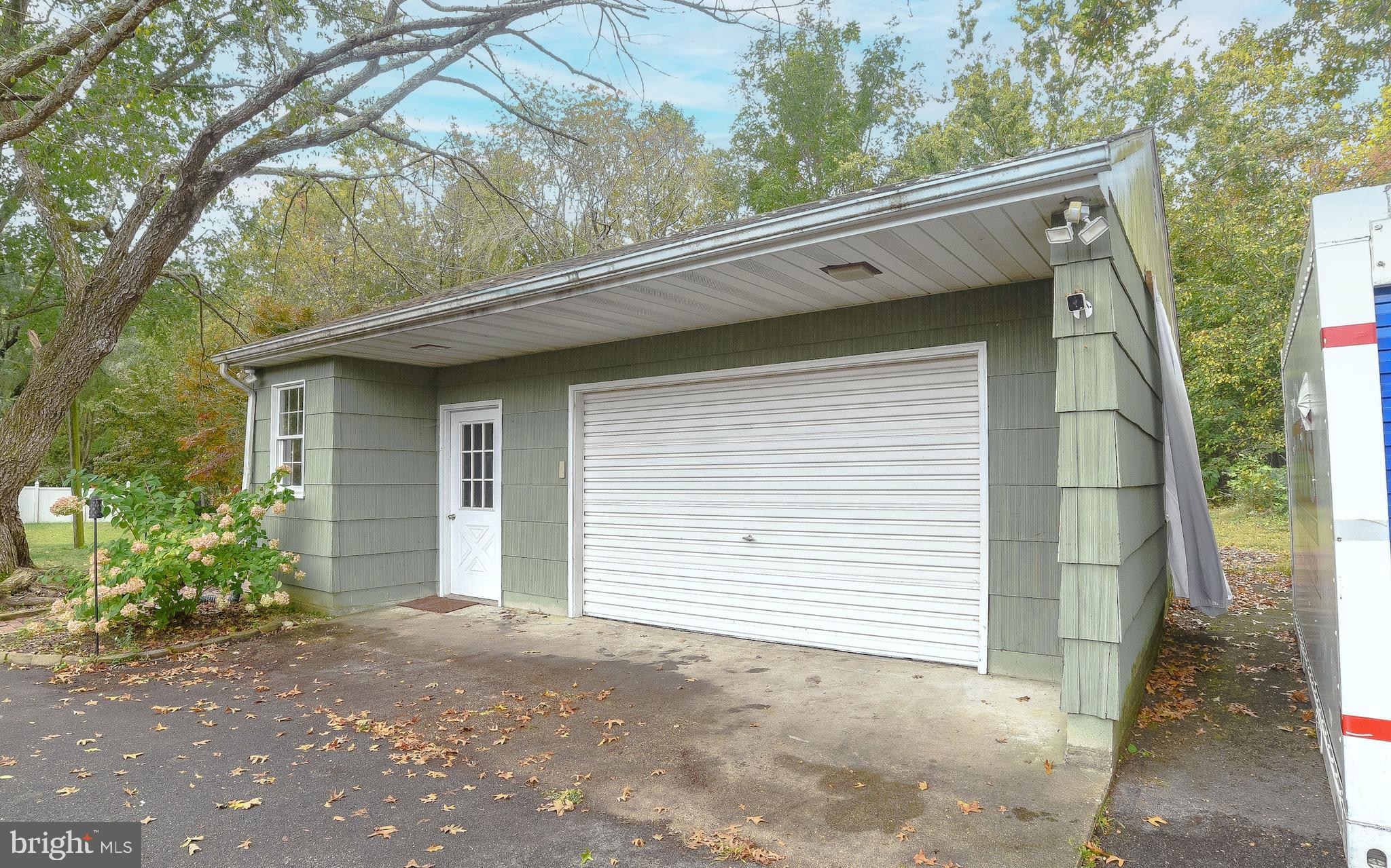 TUDOR PARK - Residential