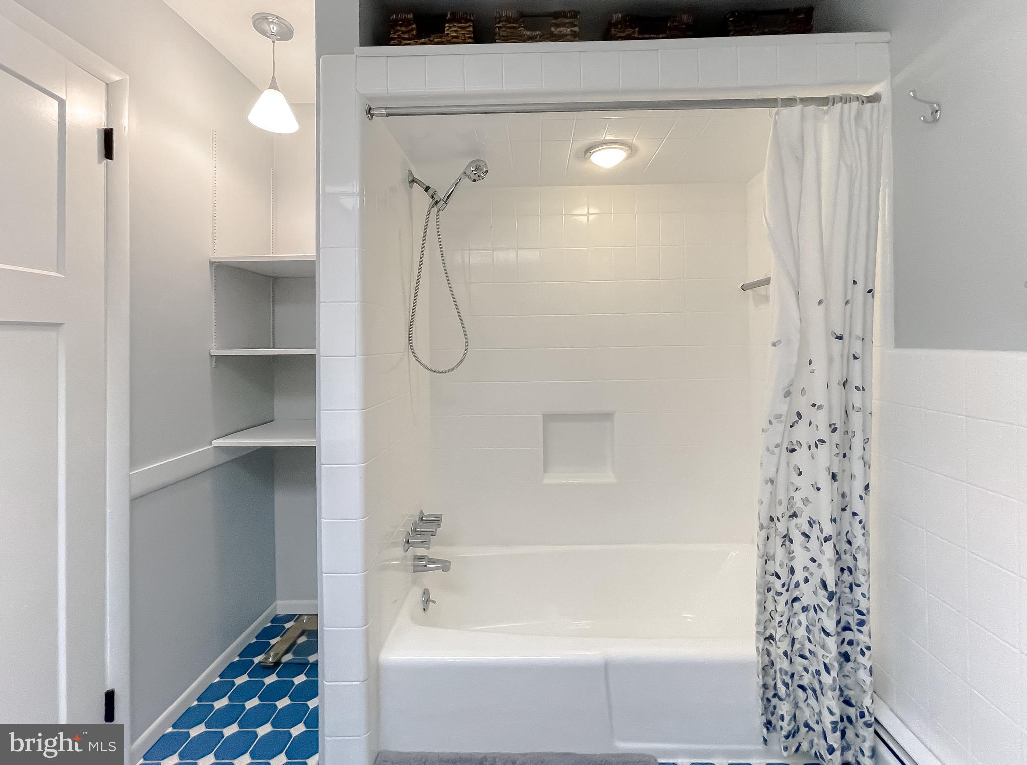 TUDOR PARK - Residential