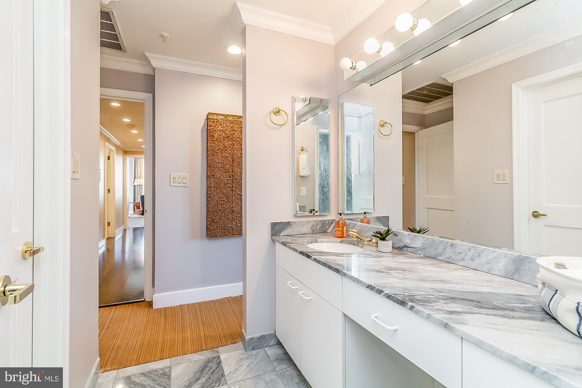 THE COLONNADE - Residential