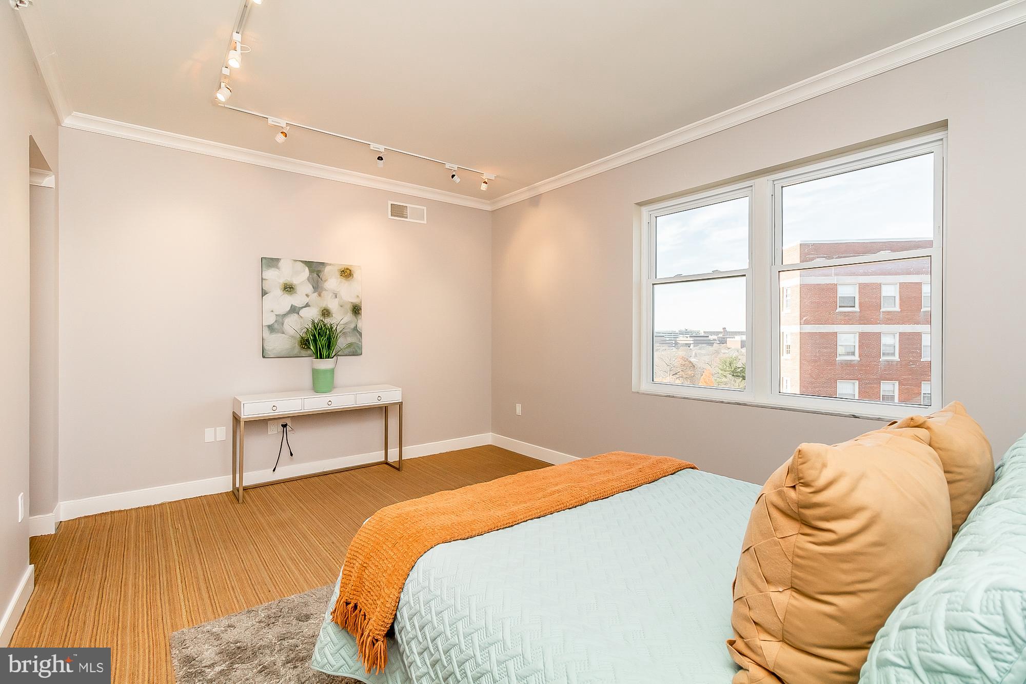 THE COLONNADE - Residential