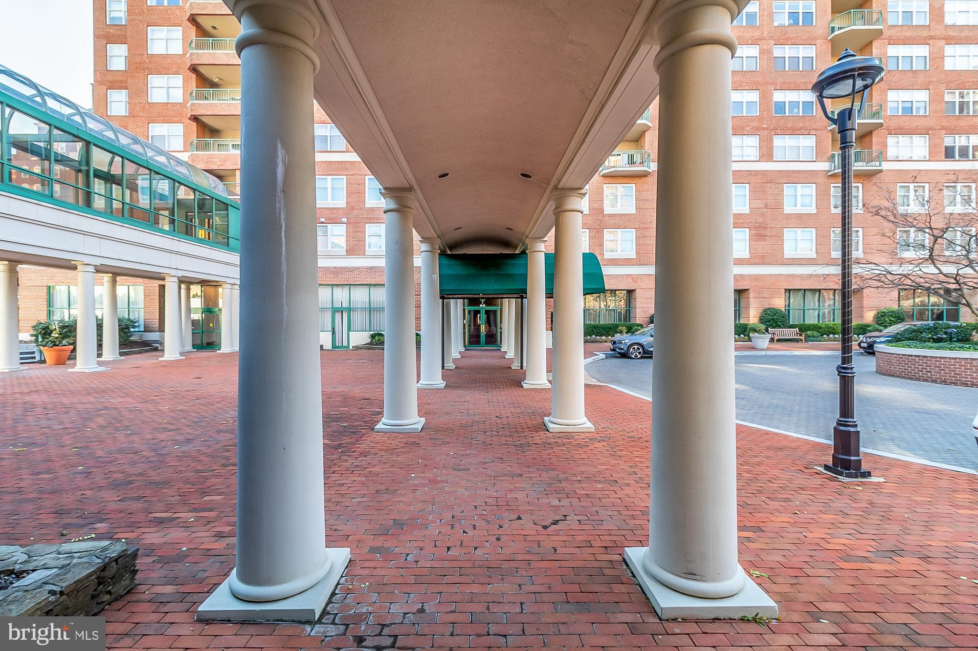THE COLONNADE - Residential