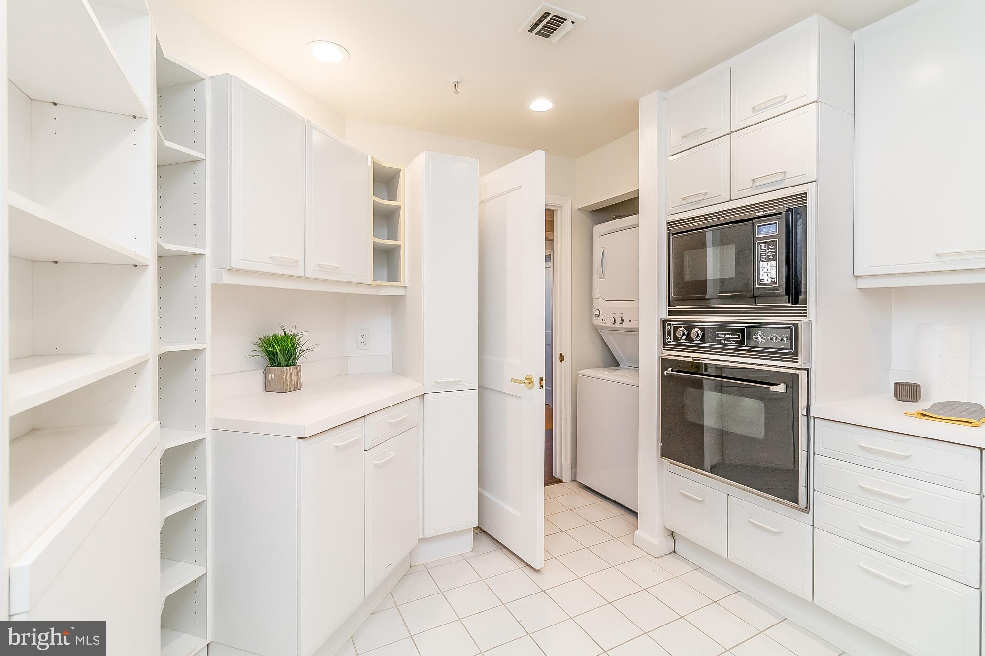 THE COLONNADE - Residential