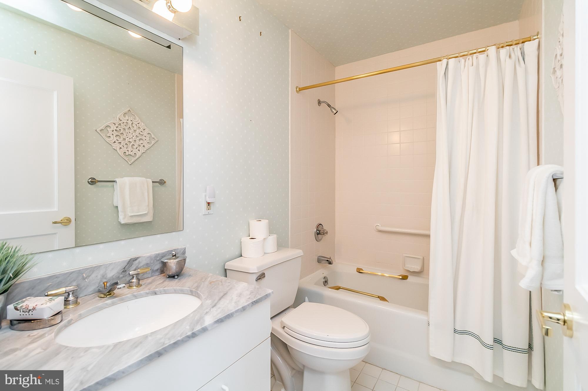 THE COLONNADE - Residential