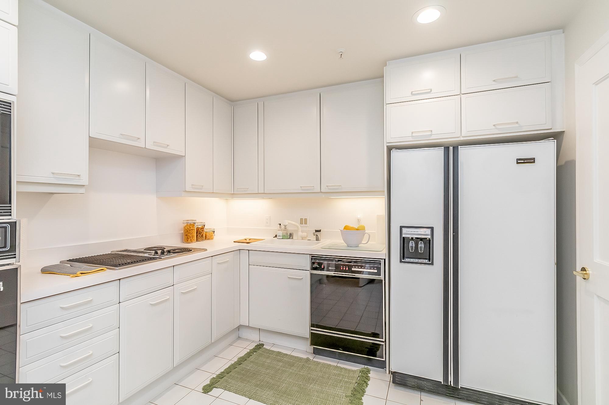 THE COLONNADE - Residential