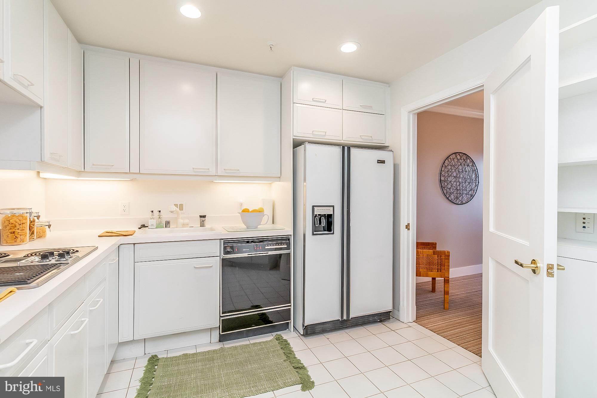 THE COLONNADE - Residential