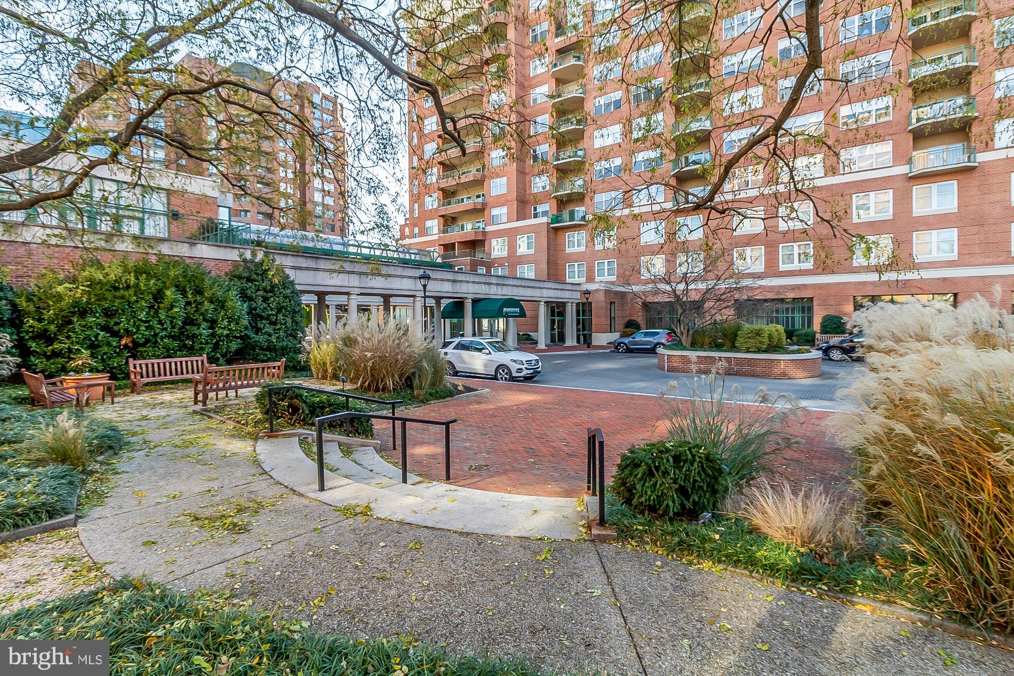 THE COLONNADE - Residential