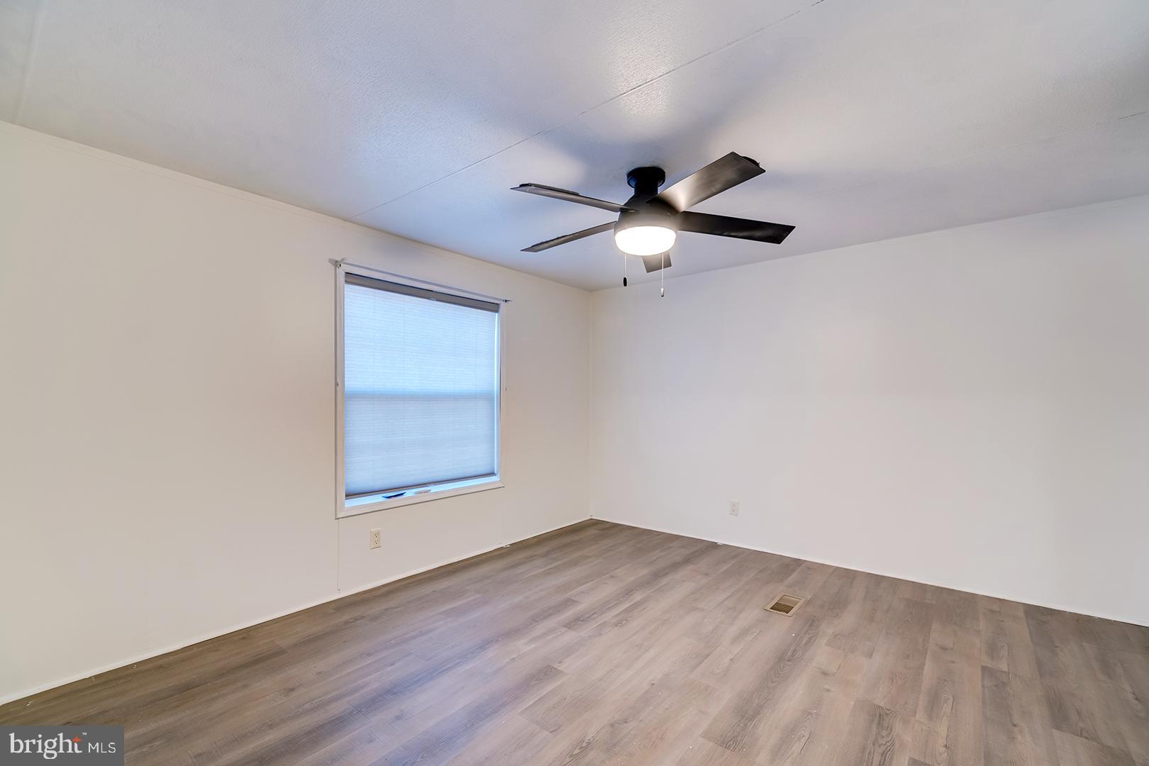 ANGOLA NECK PARK - Residential