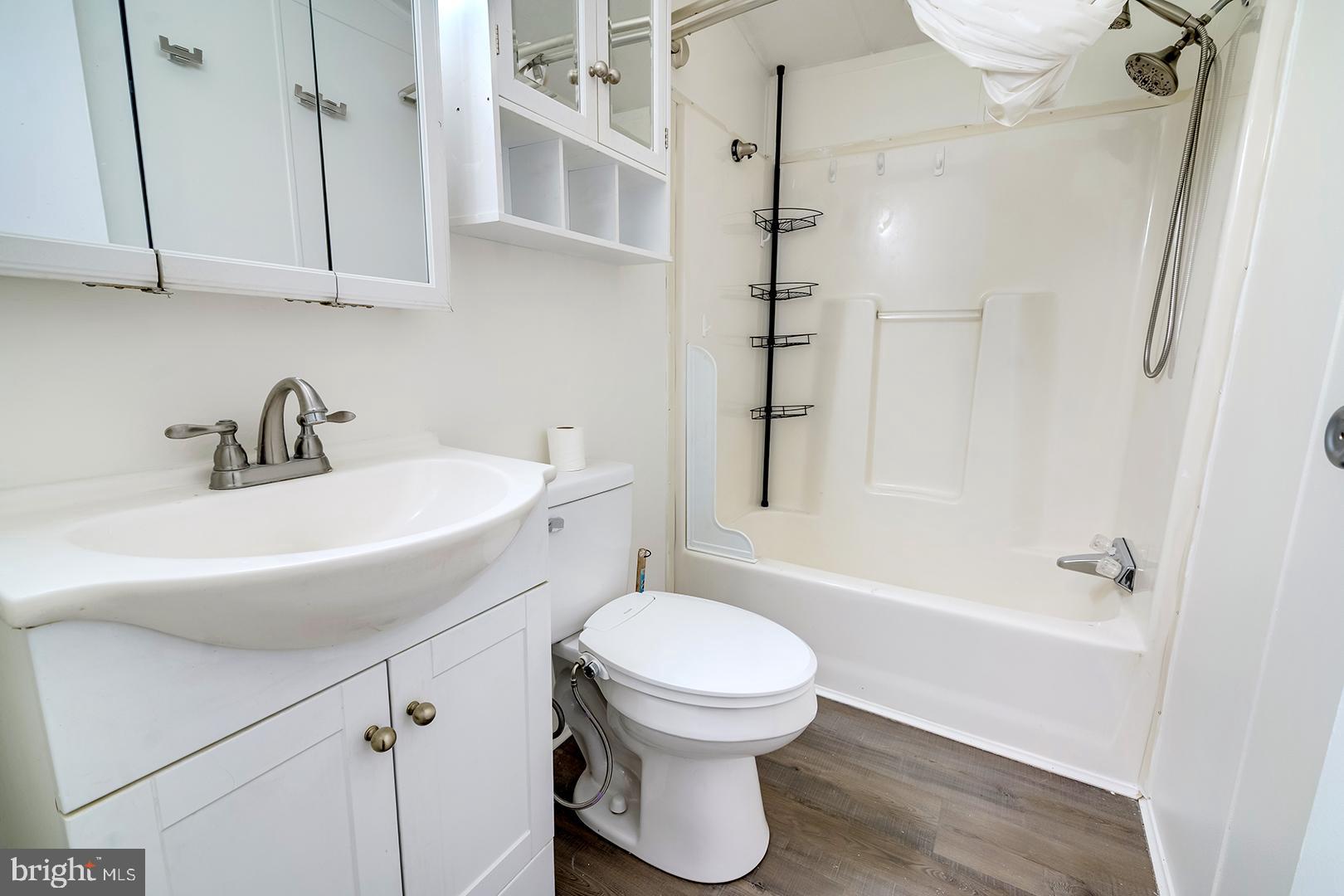 ANGOLA NECK PARK - Residential